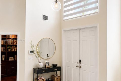 Casa en venta en Miami, Florida, 6 dormitorios, 343.55 m2 № 2189396 - foto 11