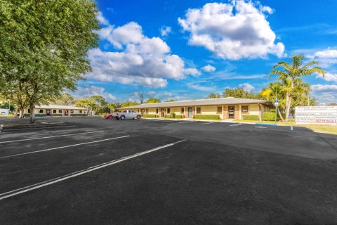 Immobilier commercial à St. Lucie, Floride № 2179954