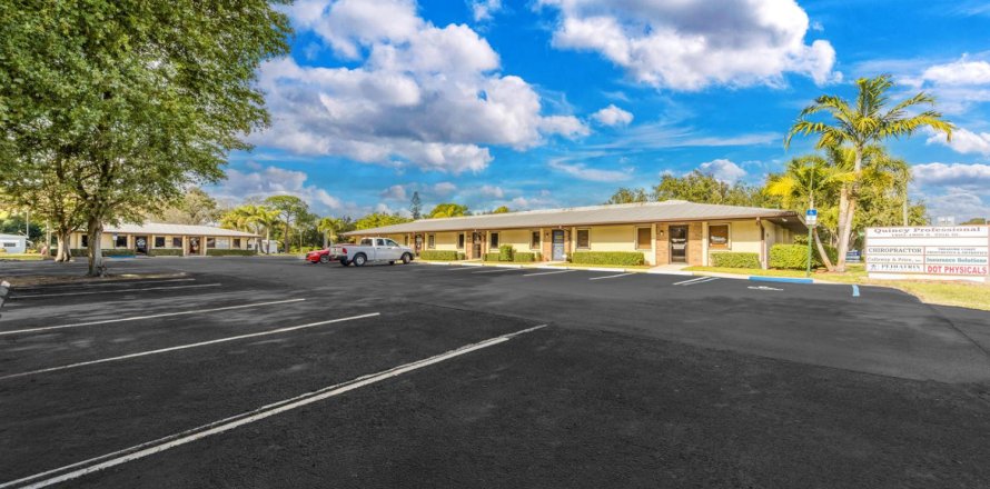 Immobilier commercial à St. Lucie, Floride № 2179954