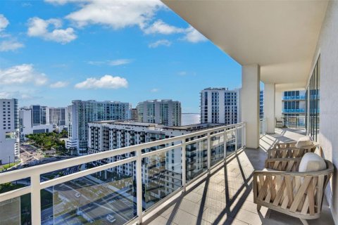 Copropriété à vendre à Sarasota, Floride: 3 chambres, 341.51 m2 № 2419030 - photo 20
