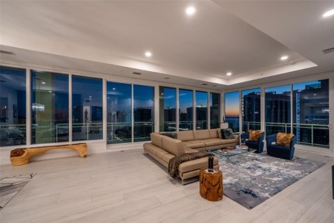 Copropriété à vendre à Sarasota, Floride: 3 chambres, 341.51 m2 № 2419030 - photo 17