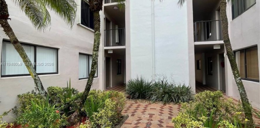 Condominio en Miami, Florida, 3 dormitorios  № 2011747