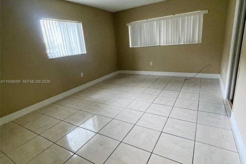 Condominio en venta en Miami, Florida, 3 dormitorios, 96.62 m2 № 2011747 - foto 15