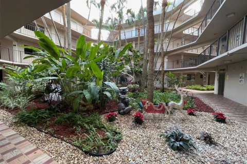 Condominio en venta en Miami, Florida, 3 dormitorios, 96.62 m2 № 2011747 - foto 19