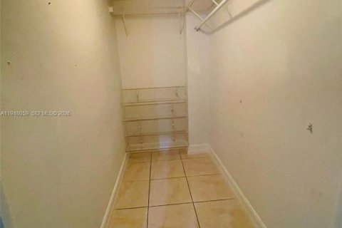 Condominio en venta en Miami, Florida, 3 dormitorios, 96.62 m2 № 2011747 - foto 10