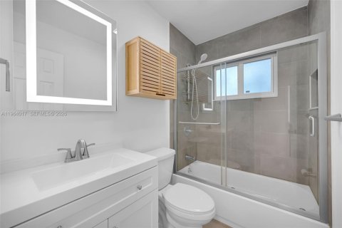 Casa en alquiler en Fort Lauderdale, Florida, 2 dormitorios, 99.41 m2 № 2026011 - foto 6