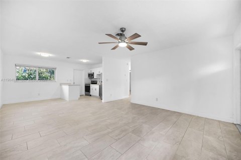 Casa en alquiler en Fort Lauderdale, Florida, 2 dormitorios, 99.41 m2 № 2026011 - foto 27