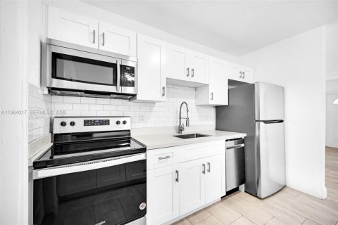 Casa en Fort Lauderdale, Florida 2 dormitorios, 99.41 m2 № 2026011