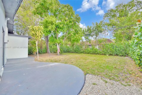 Casa en alquiler en Fort Lauderdale, Florida, 2 dormitorios, 99.41 m2 № 2026011 - foto 12