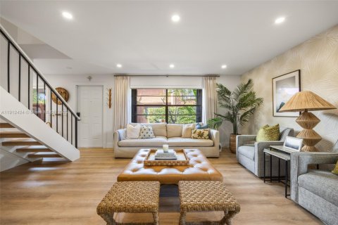 Купить таунхаус в Майами, Флорида 3 спальни, 146.32м2, № 1973920 - фото 2