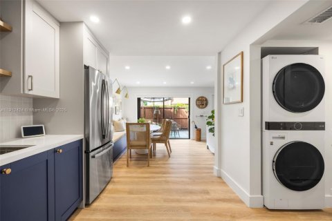 Купить таунхаус в Майами, Флорида 3 спальни, 146.32м2, № 1973920 - фото 6