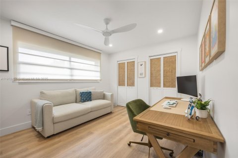 Купить таунхаус в Майами, Флорида 3 спальни, 146.32м2, № 1973920 - фото 13