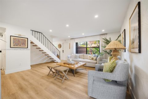 Купить таунхаус в Майами, Флорида 3 спальни, 146.32м2, № 1973920 - фото 3