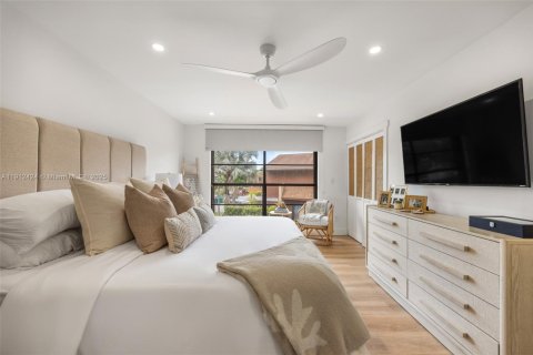 Купить таунхаус в Майами, Флорида 3 спальни, 146.32м2, № 1973920 - фото 15