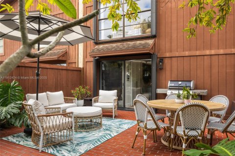 Купить таунхаус в Майами, Флорида 3 спальни, 146.32м2, № 1973920 - фото 18