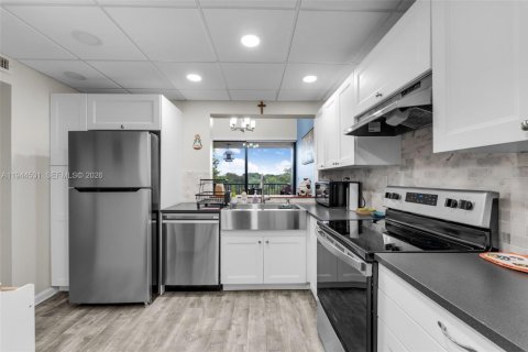 Купить кондоминиум в Майами, Флорида 2 спальни, 125.42м2, № 2001738 - фото 9