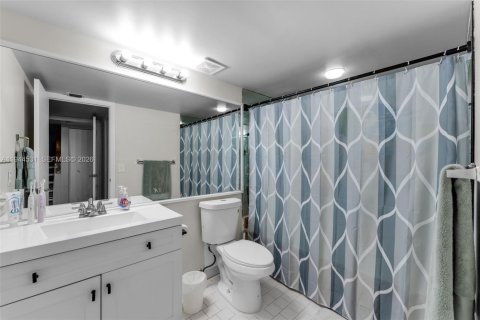 Купить кондоминиум в Майами, Флорида 2 спальни, 125.42м2, № 2001738 - фото 16