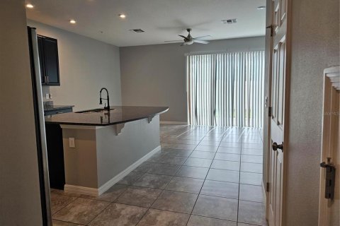 Touwnhouse à louer à Orlando, Floride: 3 chambres, 174.01 m2 № 2204836 - photo 5