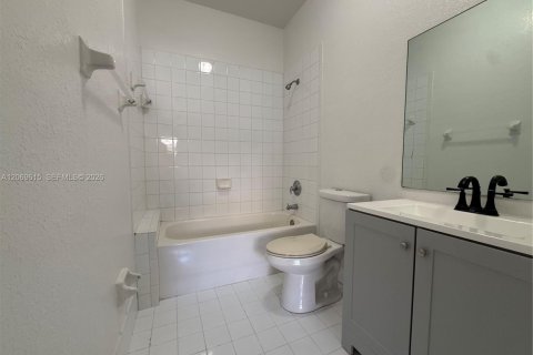 Condominio en alquiler en Homestead, Florida, 2 dormitorios, 91.88 m2 № 2339869 - foto 5
