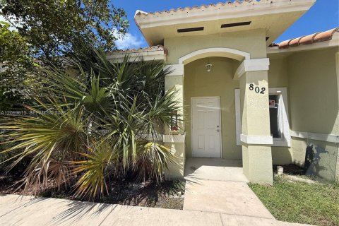 Condominio en alquiler en Homestead, Florida, 2 dormitorios, 91.88 m2 № 2339869 - foto 3