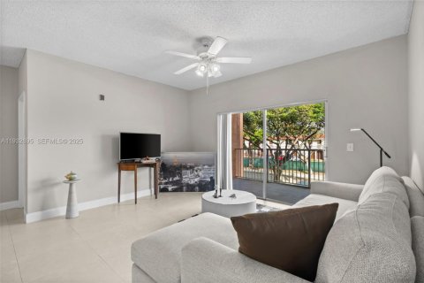 Condo in Davie, Florida, 2 bedrooms  № 1991592 - photo 9