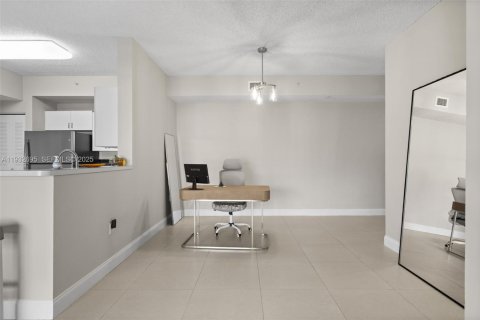Condo in Davie, Florida, 2 bedrooms  № 1991592 - photo 7