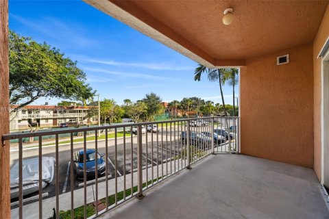 Condo in Davie, Florida, 2 bedrooms  № 1991592 - photo 21