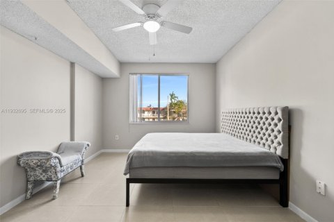 Condo in Davie, Florida, 2 bedrooms  № 1991592 - photo 14