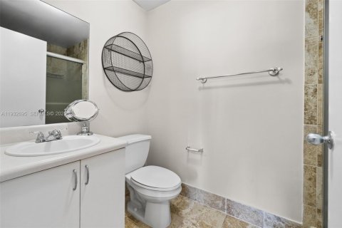 Condo in Davie, Florida, 2 bedrooms  № 1991592 - photo 16