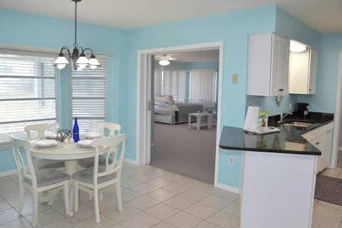 Casa en venta en Rotonda, Florida, 2 dormitorios, 163.42 m2 № 1910697 - foto 4