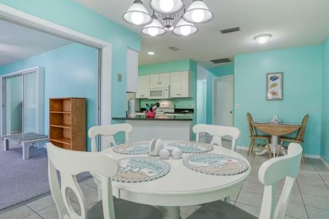 Casa en venta en Rotonda, Florida, 2 dormitorios, 163.42 m2 № 1910697 - foto 3