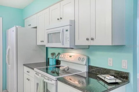 Casa en venta en Rotonda, Florida, 2 dormitorios, 163.42 m2 № 1910697 - foto 9