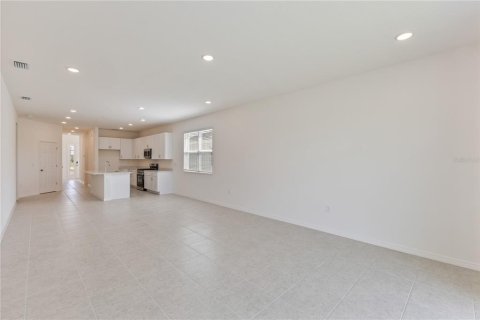 House in Wildwood, Florida 3 bedrooms, 159.14 sq.m. № 2211425 - photo 8