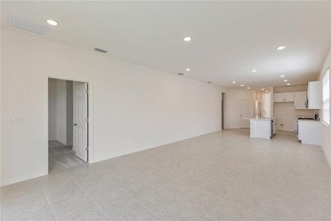 House in Wildwood, Florida 3 bedrooms, 159.14 sq.m. № 2211425 - photo 7