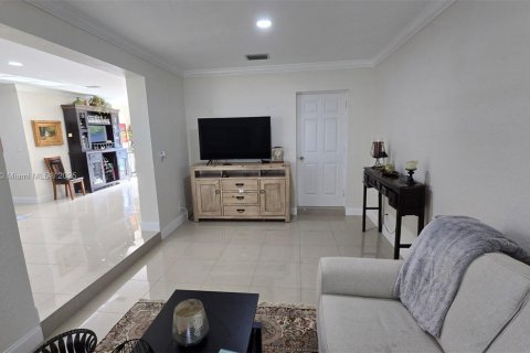 House in Deerfield Beach, Florida 3 bedrooms, 133.41 sq.m. № 1954197 - photo 12