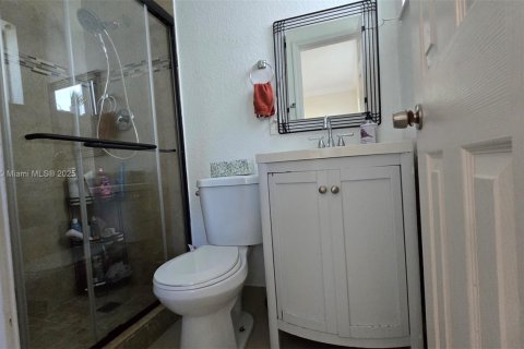 House in Deerfield Beach, Florida 3 bedrooms, 133.41 sq.m. № 1954197 - photo 17