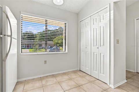 Duplex in Orlando, Florida 2 bedrooms, 79.71 sq.m. № 2375805 - photo 8