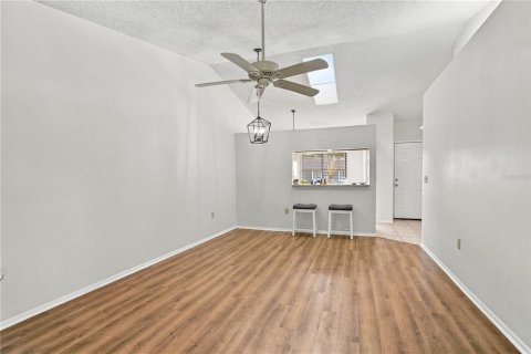 Duplex in Orlando, Florida 2 bedrooms, 79.71 sq.m. № 2375805 - photo 13