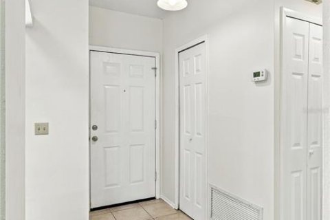 Duplex in Orlando, Florida 2 bedrooms, 79.71 sq.m. № 2375805 - photo 6