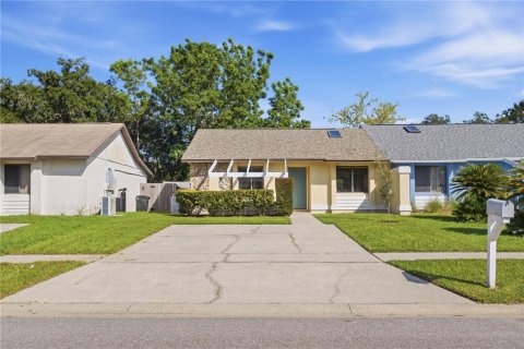 Duplex in Orlando, Florida 2 bedrooms, 79.71 sq.m. № 2375805 - photo 3