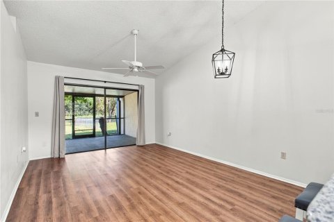 Duplex in Orlando, Florida 2 bedrooms, 79.71 sq.m. № 2375805 - photo 10