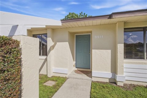 Duplex in Orlando, Florida 2 bedrooms, 79.71 sq.m. № 2375805 - photo 4