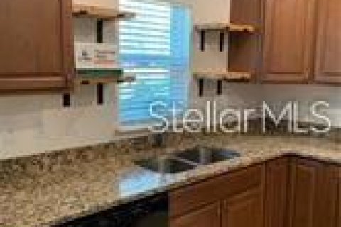Adosado en venta en Lakeland, Florida, 3 dormitorios, 164.53 m2 № 2102710 - foto 3