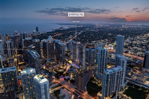 Condo in Miami, Florida, 1 bedroom  № 1691881 - photo 18