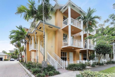 Touwnhouse à Fort Lauderdale, Floride 2 chambres, 165.46 m2 № 2374894