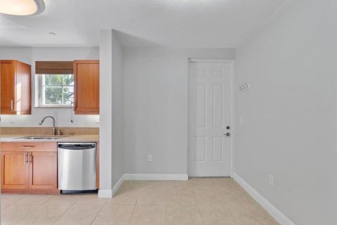 Touwnhouse à vendre à Fort Lauderdale, Floride: 2 chambres, 165.46 m2 № 2374894 - photo 13