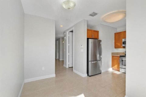 Touwnhouse à vendre à Fort Lauderdale, Floride: 2 chambres, 165.46 m2 № 2374894 - photo 15