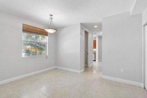 Touwnhouse à vendre à Fort Lauderdale, Floride: 2 chambres, 165.46 m2 № 2374894 - photo 11
