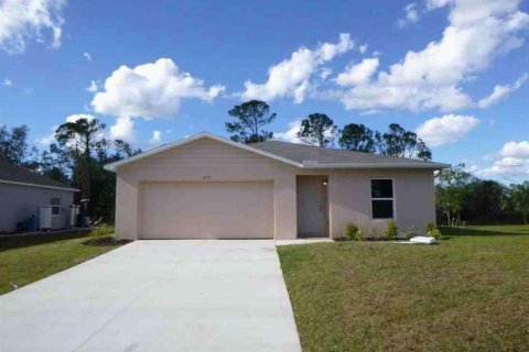 Casa en North Port, Florida 3 dormitorios, 134.34 m2 № 2115371
