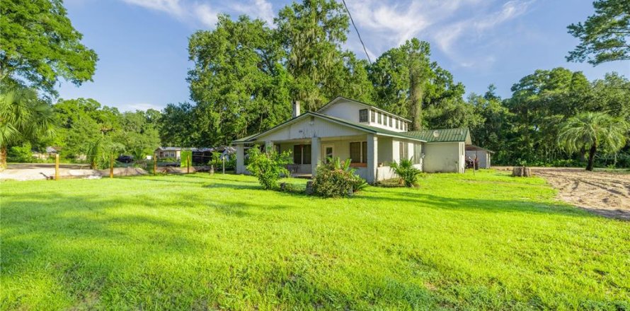 House in Reddick, Florida 4 bedrooms, 179.49 sq.m. № 1885502